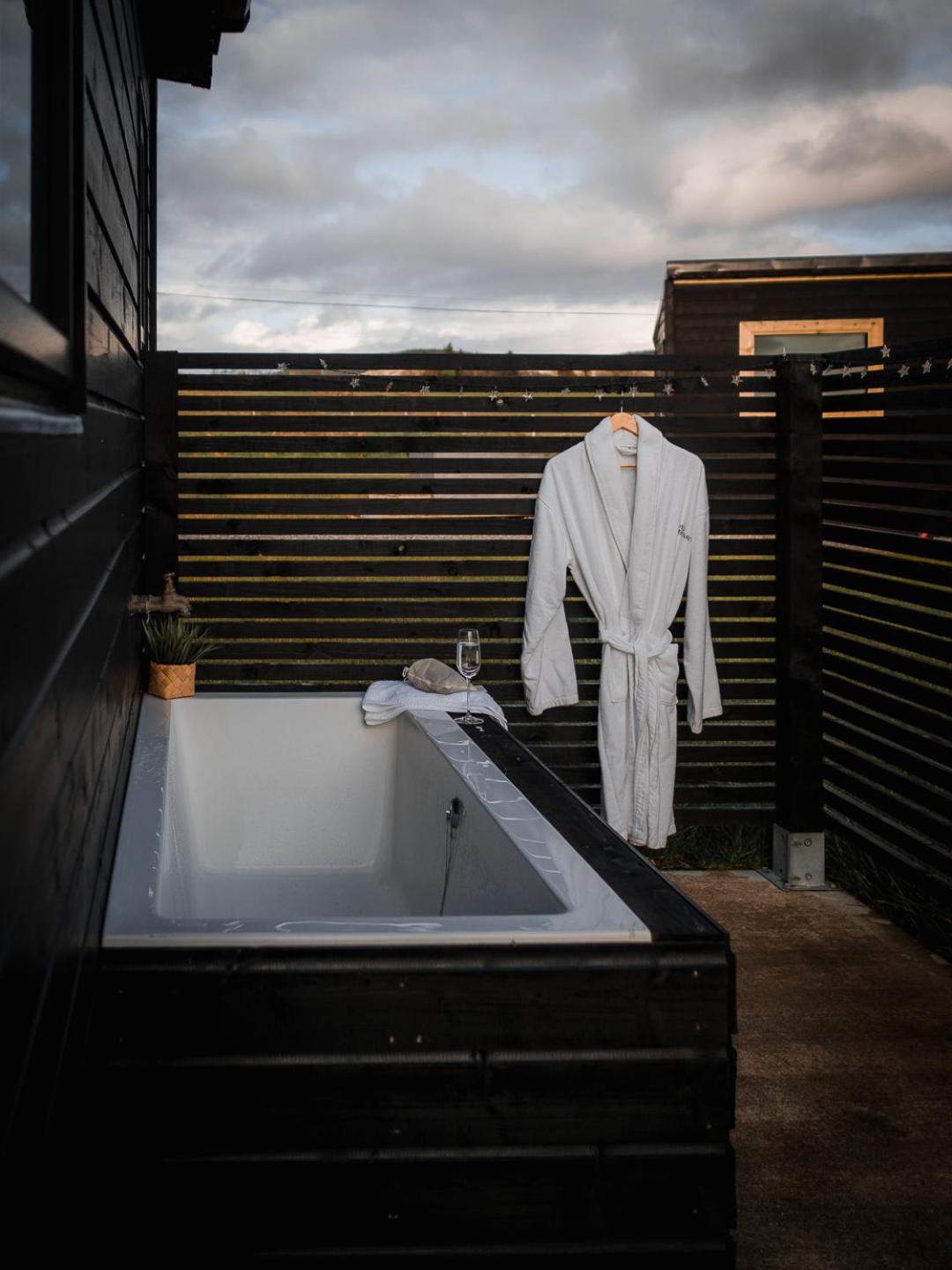 Wild Hideaways Luxury Lodges And Eco Spa Bantry Exteriör bild